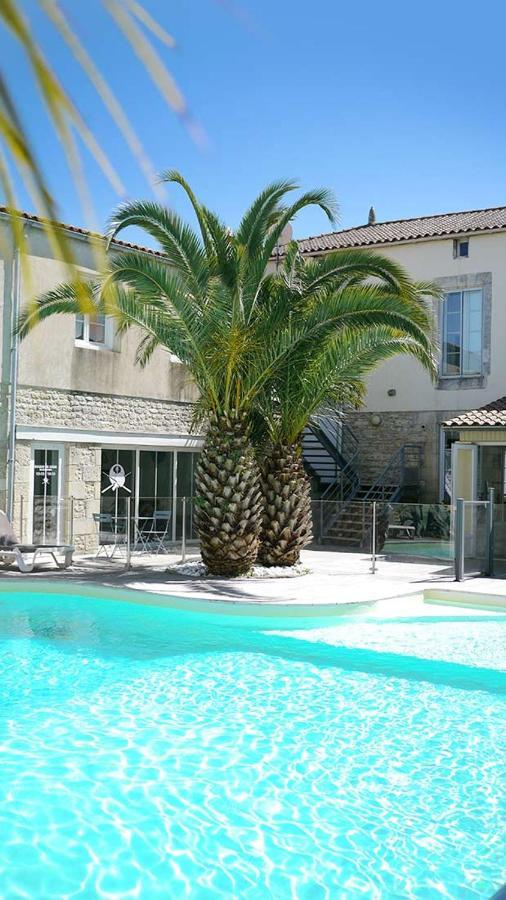 Hotel Le Square Saint-Pierre-d'Oleron Exterior photo