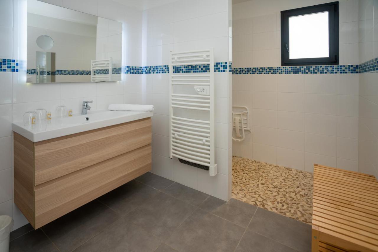 Hotel Le Square Saint-Pierre-d'Oleron Exterior photo