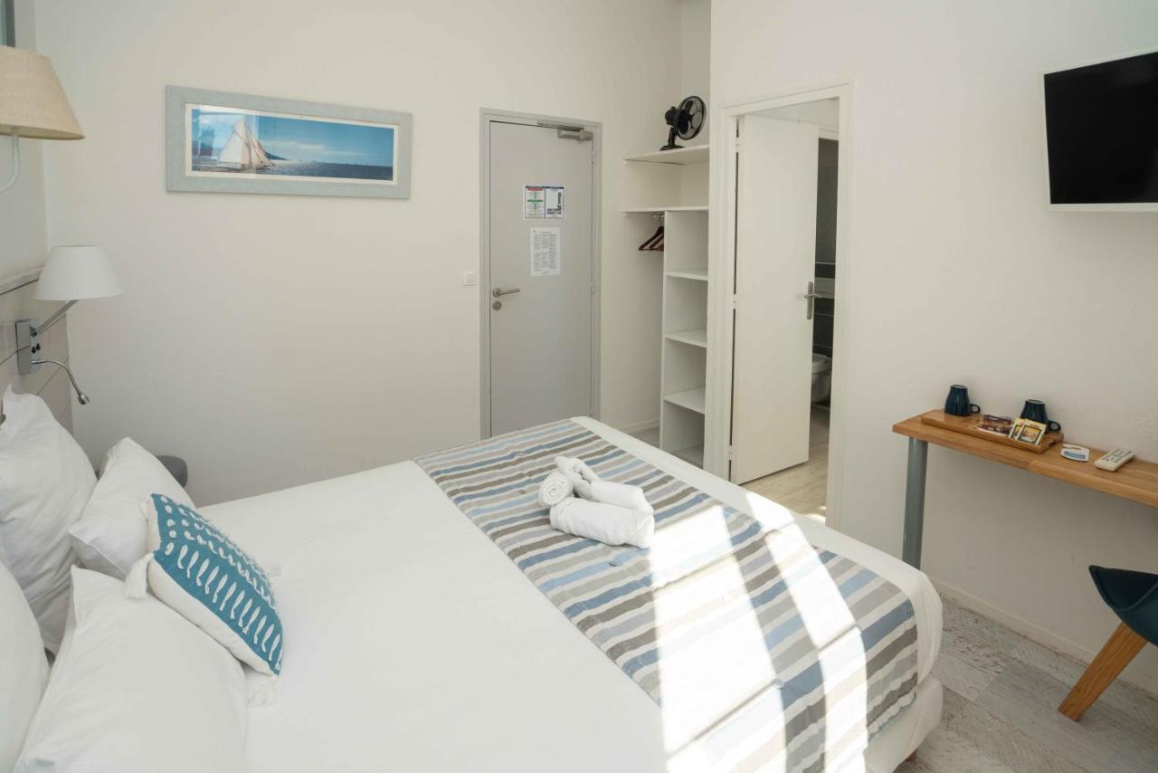 Hotel Le Square Saint-Pierre-d'Oleron Exterior photo