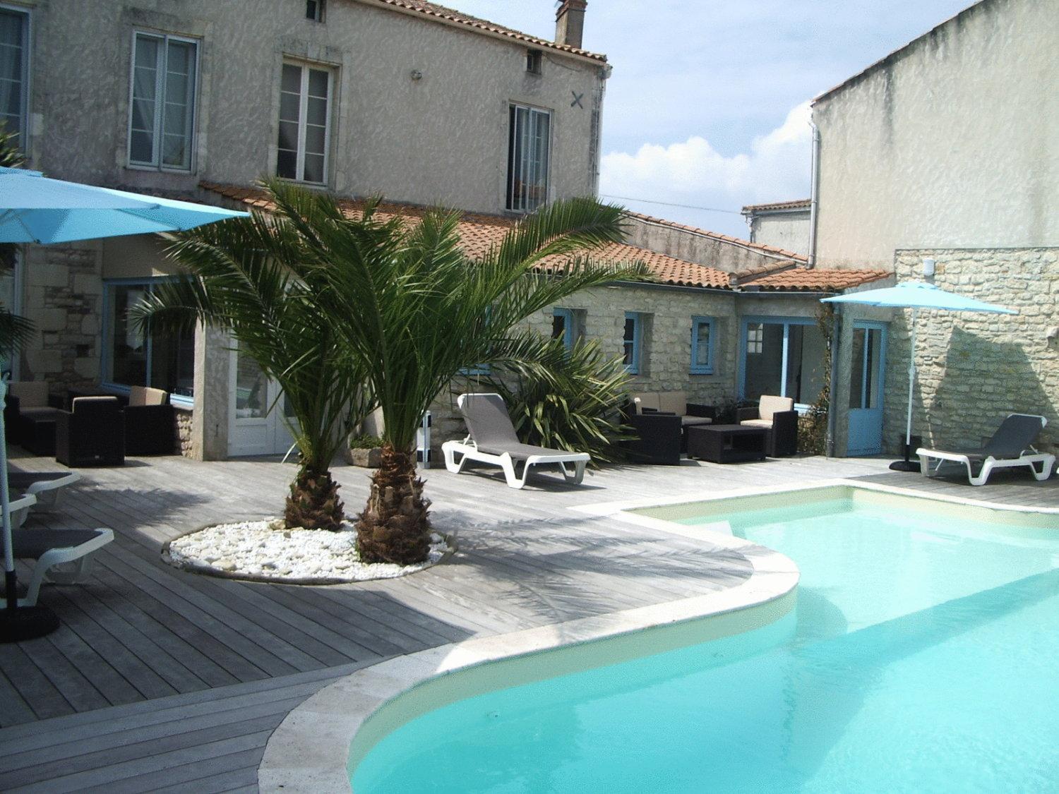 Hotel Le Square Saint-Pierre-d'Oleron Exterior photo
